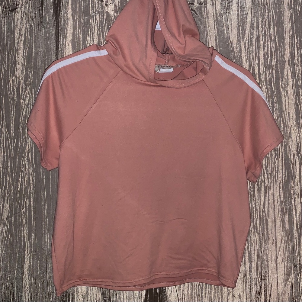 Light pink short sleeve hooded crop top